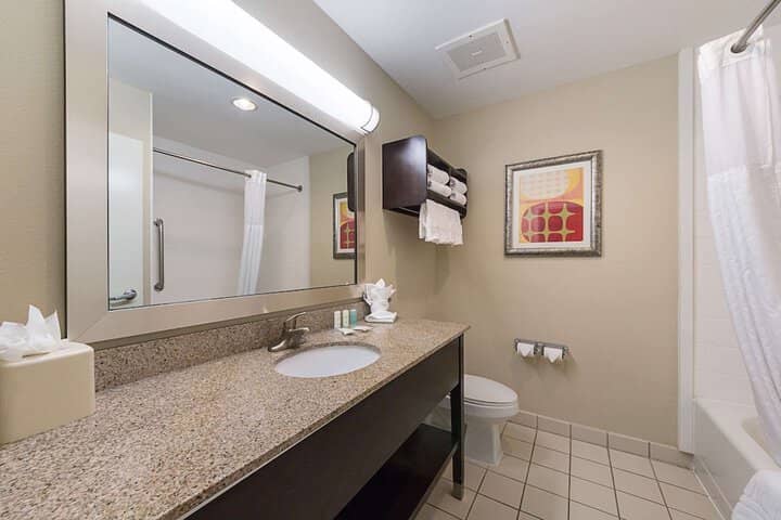 Room 34 of 65