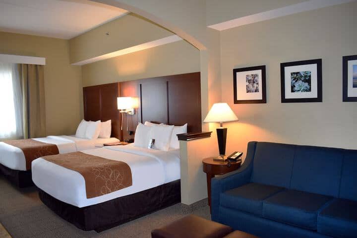 Room 28 of 65