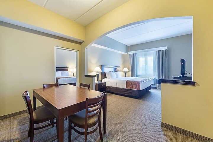 Room 26 of 65