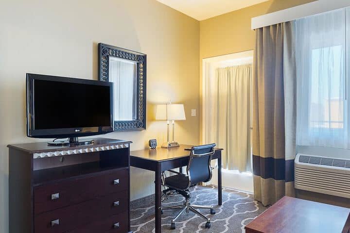 Room 18 of 65
